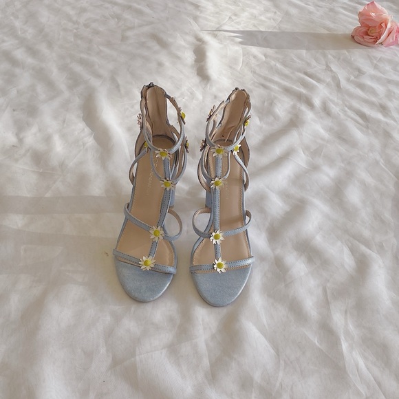 SunFlower BCBG Heels - Picture 3 of 3